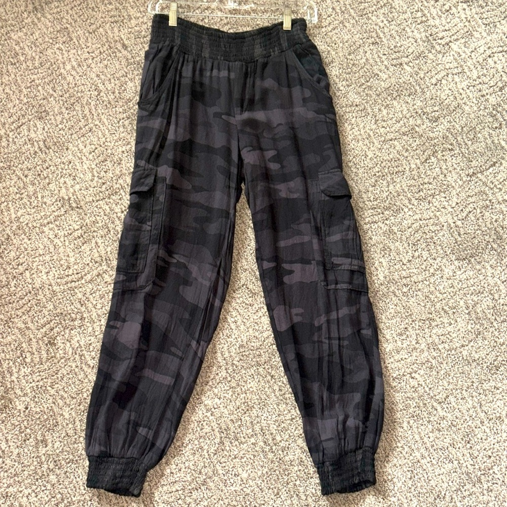 Democracy Joggers Women's Medium Gray Camouflage High Rise Waist Cargo Pockets